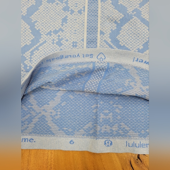 Lululemon classic tank - Picture 4 of 6